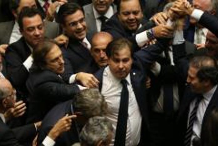 Rodrigo Maia diz que não vai definir prazo para votar cassação de Eduardo Cunha