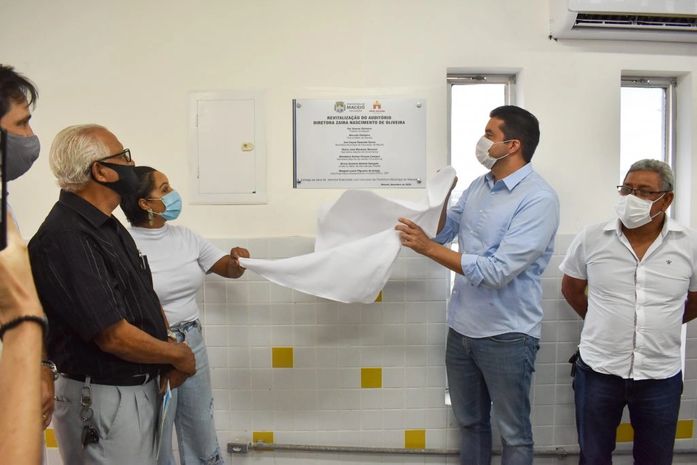 Prefeito Rui Palmeira entrega auditório da Escola Nosso Lar