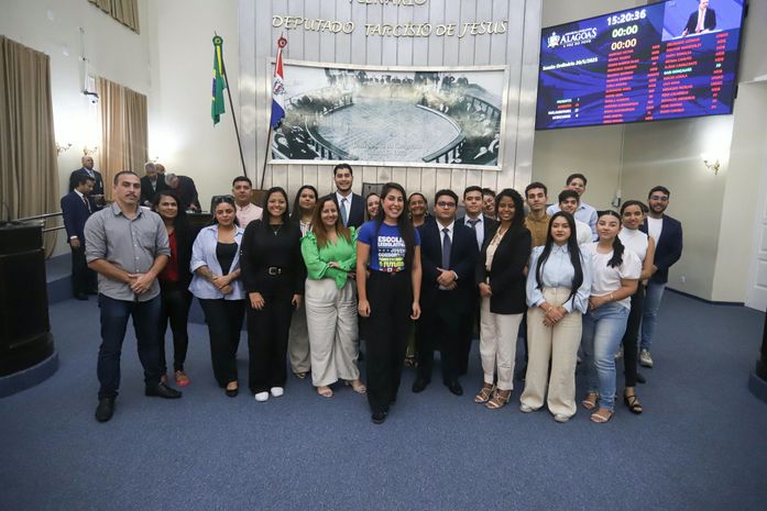 Estudantes de Direito participam de imersão na Assembleia Legislativa guiados pela Deputada Gabi Gonçalves