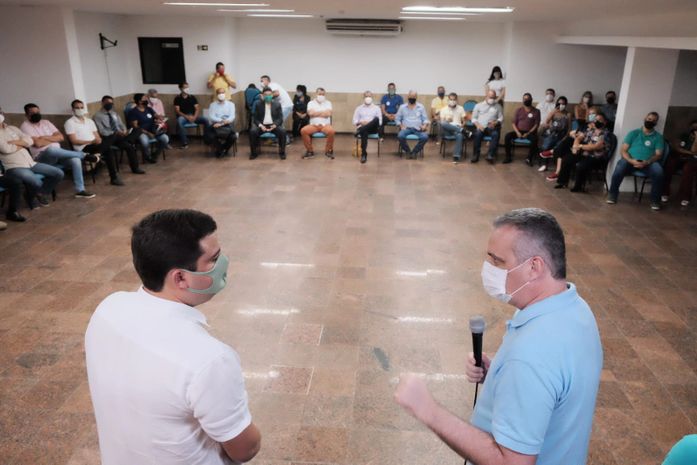 Marcelo Palmeira conduz reunião com pré-candidatos a vereador