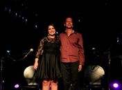 Junior Almeida e Andrea Laís apresentam “Canções de amor e ódio” no Teatro Deodoro