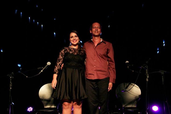 Junior Almeida e Andrea Laís apresentam “Canções de amor e ódio” no Teatro Deodoro