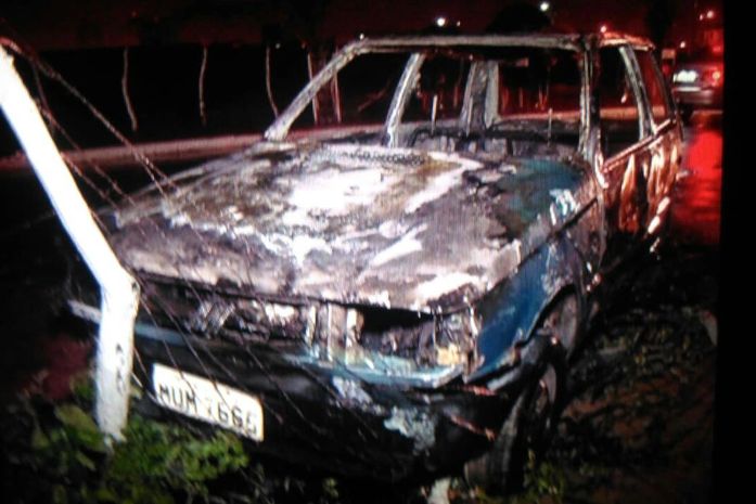 Carro carbonizado