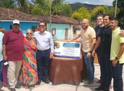 Prefeita Leopoldina Amorim inaugura moderna praça às margens da BR 316 no povoado Santa Rosa 
