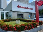 Santander abre vagas em Alagoas para especialistas em seguros e consórcio com salário a partir de R$ 7,3 mil