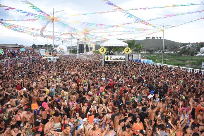 São José da Laje: Cerca de 20 mil pessoas se despedem do último dia do mela-mela no CarnaLaje 2020