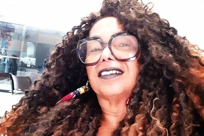 Essa preta ativista, filha de Obaluaê, faz aniversário, no 5 de agosto, e agradece a toda espiritualidade, pelos cheios e vazios da vida