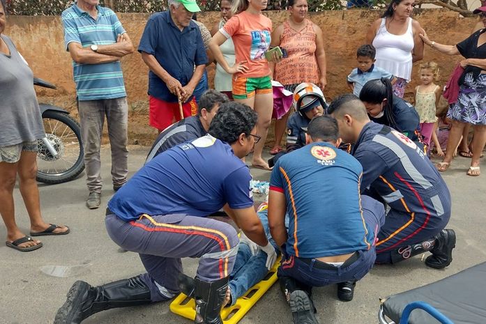 Motociclista fratura perna em colisão contra carro na zona rural de Arapiraca