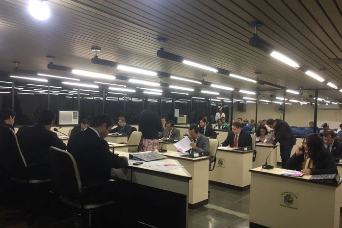 Sessão da Câmara de Palmeira é marcada por ofensas