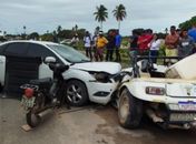 Cinco pessoas ficam feridas após acidente entre carro, moto e buggy em praia de AL; Confira vídeo