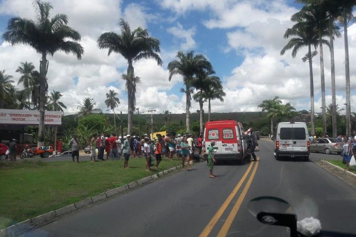 Colisão entre carro de passeio e moto deixa uma pessoa ferida na BR-316