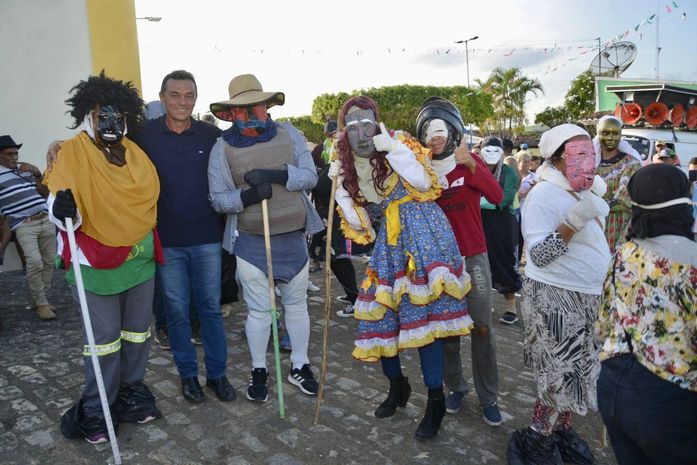 Prefeito de Anadia participa da tradição centenária: os bandos da Tapera