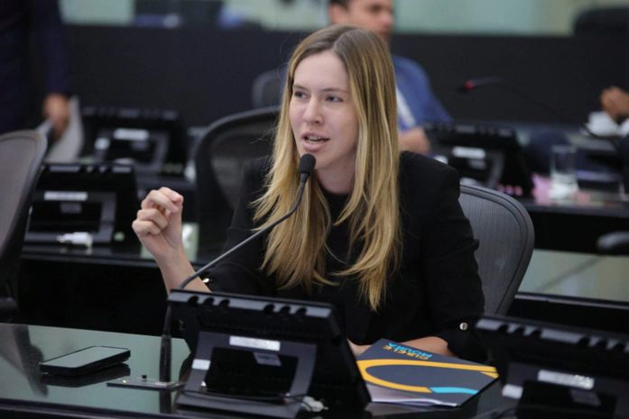 Cibele Moura anuncia fim dos fogos com estampido em Alagoas a partir de 2026