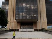 Especialistas estimam queda de 3,34% na economia este ano