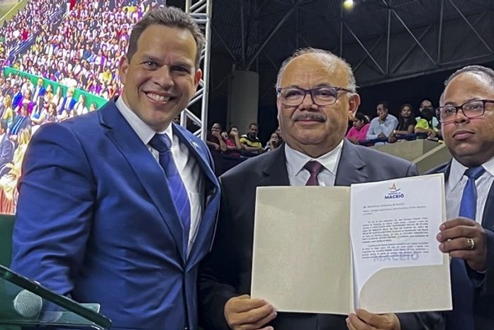 Nos 108 anos da Assembleia de Deus de Alagoas, Prefeitura cede terreno para ampliação de centro assistencial