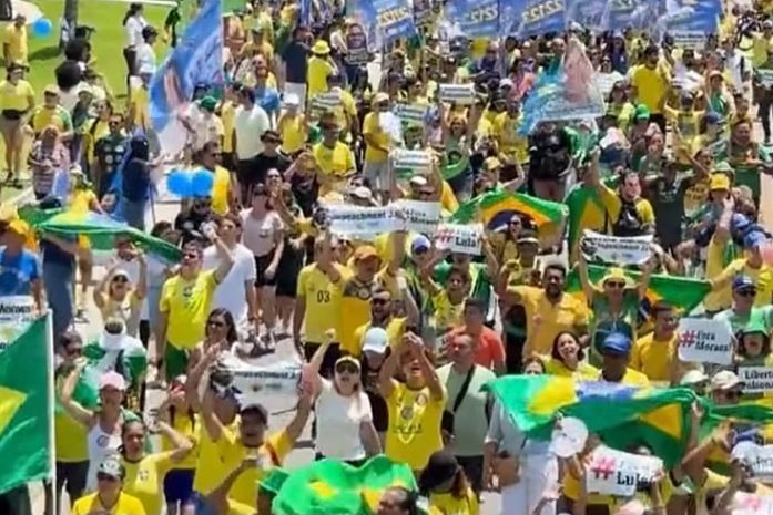 Manifestantes pró-Bolsonaro seguem nas ruas de Maceió e criticam mandato de Lula e Alexandre de Moraes