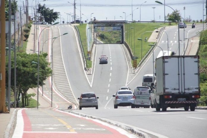 Taxa de licenciamento anual é exigida para veículos automotores, reboques e semireboques.