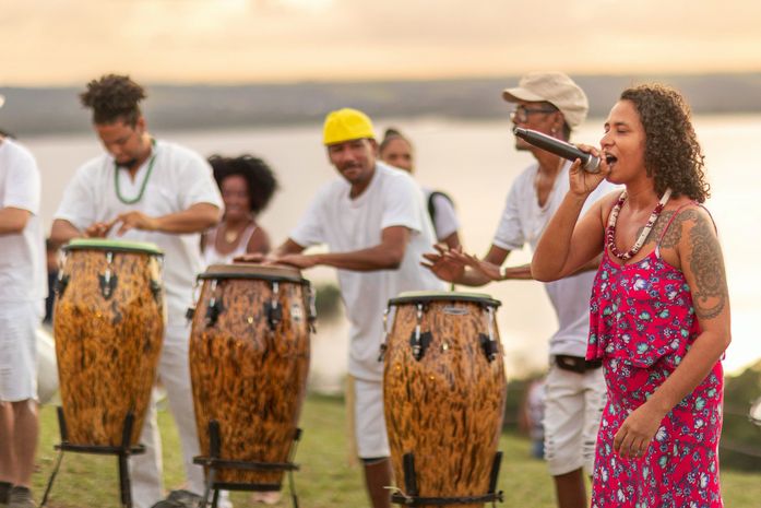 A Orquestra de Tambores de Alagoas deu um toque especialíssimo à tarde literária no Mirante da Santa Amélia. Valeu FMAC e Secretaria Municipal de Turismo!