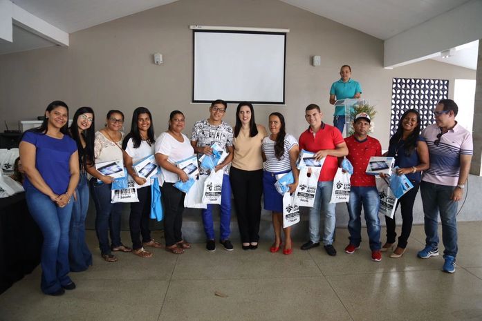 Prefeitura de Campo Alegre entrega Tablets e Kits de EPIs para os Agentes Comunitário de Saúde