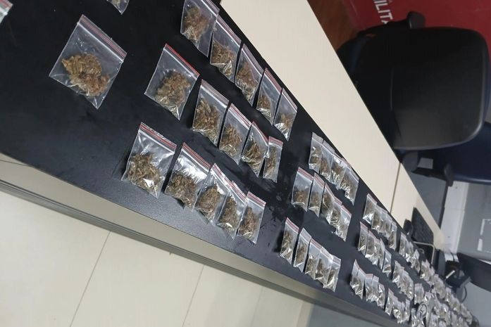 Jovens são surpreendidos pela PM e presos em Maragogi com maconha e cocaína embaladas para comercialização