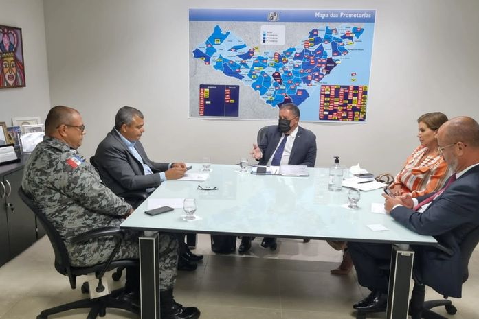 
Ministério Público fará tratativas junto aos municípios em busca de solução para superlotação de corpos no IML

