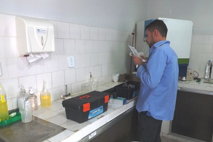 Arsal fiscaliza qualidade da água distribuída em Arapiraca