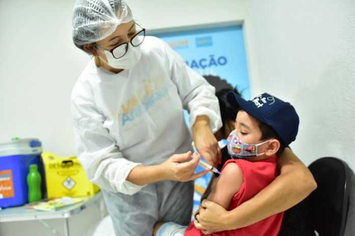 Crianças de 3 e 4 anos começam a receber vacina contra a Covid-19