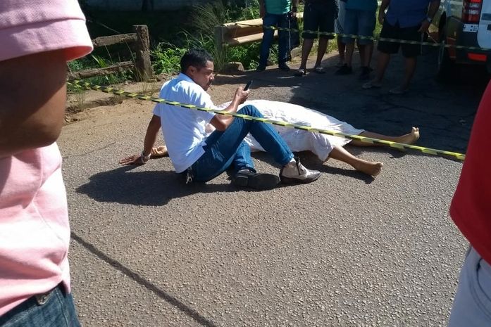 Mulher morre após ser arremessada em acidente de moto em Arapiraca