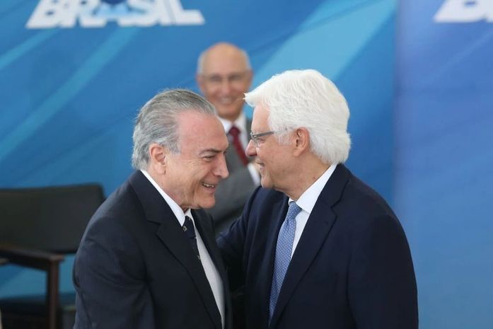 O ex-presidente Michel Temer e ex-ministro Moreira Franco em cerimônia no Palácio do Planalto