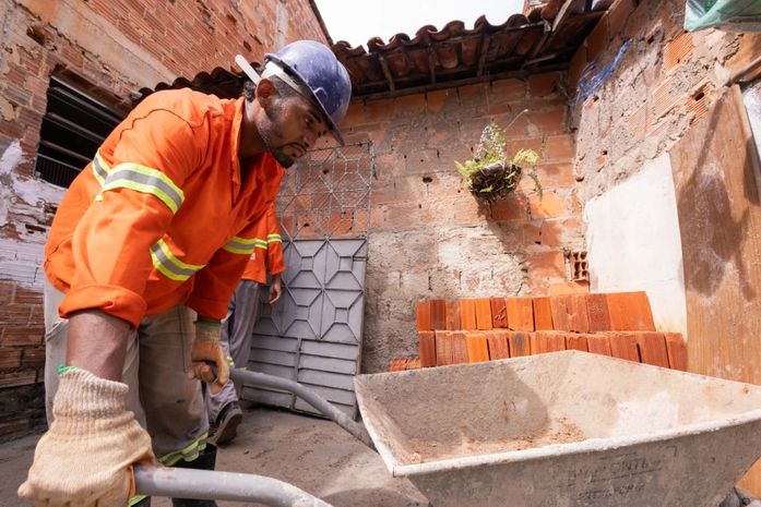 Prefeitura de Maceió realiza obras que evitam erosões em casas no Feitosa e Cambona