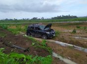 Capotamento provocado por colisão entre veículos deixa cinco pessoas feridas em Maceió