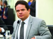 Marcelo Victor sanciona leis, entre elas a que torna de utilidade pública o Instituto Amiga da Gente