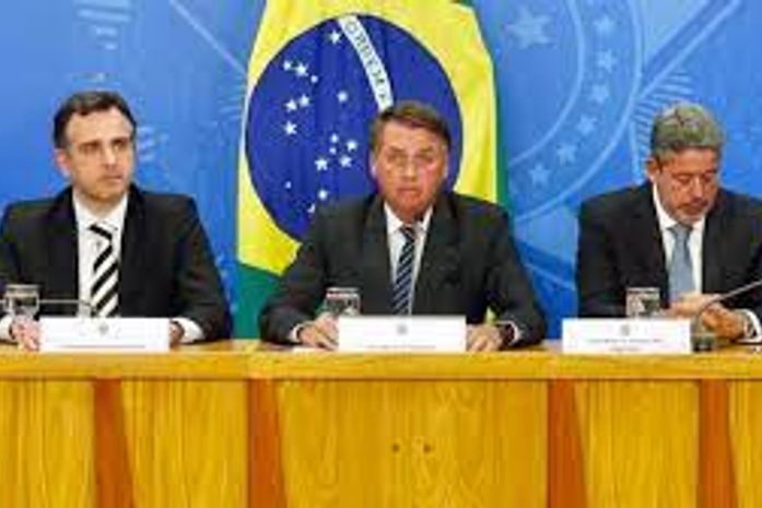 Governo propõe zerar ICMS de combustíveis e ressarcir estados