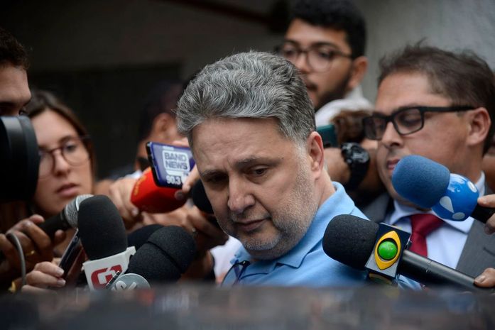 Ex-governadores Rosinha e Garotinho são soltos no Rio