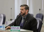 Lei de autoria de Leonardo Dias cria Núcleo de Atendimento Psicossocial para professores da Rede Municipal