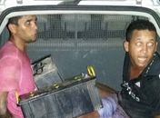 Dupla é presa acusada de furtar baterias automotivas de prefeitura