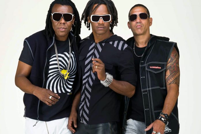 Cidade Negra agita último dia do festival Maceió Verão