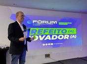 Ronaldo Lopes recebe prêmio Prefeito Inovador