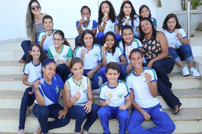 Estudantes da rede municipal de Arapiraca recebem medalhas da Olimpíada Brasileira de Astronomia