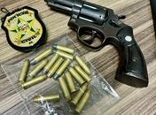 Após denúncia anônima, homem é preso por posse ilegal de arma de fogo em Arapiraca 