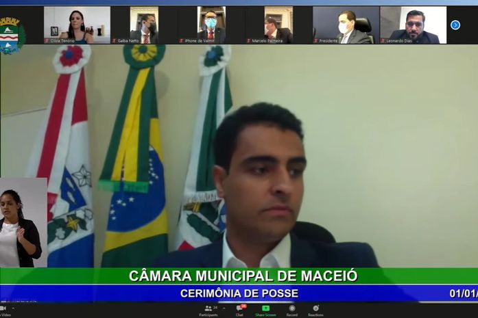 Com Câmara ‘dividida’, prefeito, vice-prefeito e vereadores tomam posse em Maceió
