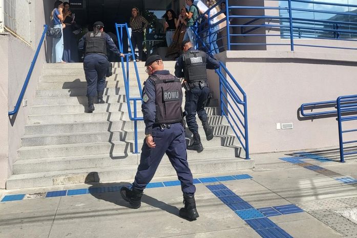 Aluno que invadiu faculdade não estava armado; instituição diz que estudante "tinha comportamento inadequado"