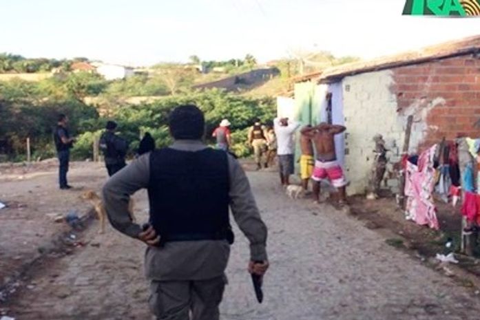 Dois suspeitos são detidos durante operação policial