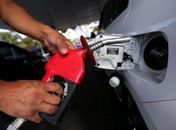 Litro da gasolina sobe R$ 0,09 nas refinarias da Petrobras