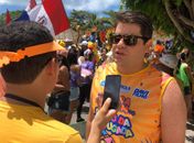Davi Davino acompanha desfile do Pinto da Madrugada