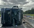 Motorista morre após caminhão carregado de coco tombar na BR-101, em Pilar