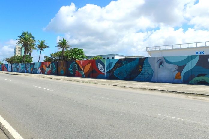 Artistas transformam muro de mais de 400 metros em galeria de arte ao ar livre em Maceió