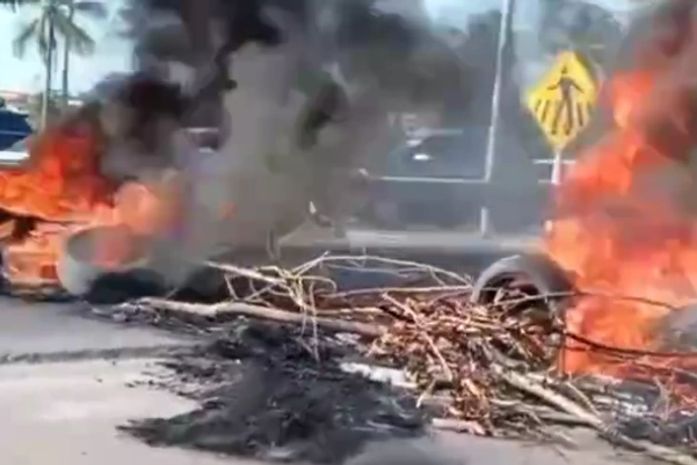 Moradores bloqueiam AL-101 em protesto por falta d’água em Marechal Deodoro