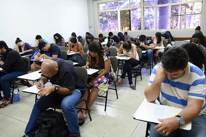 Provas do Encceja são realizadas neste domingo em todo o país