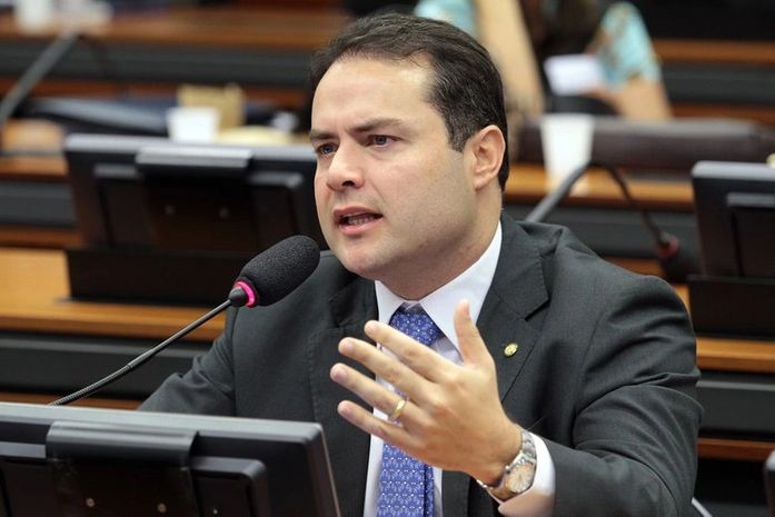 Antes de decidir se sai ou fica, Renan filho terá encontro com Lula